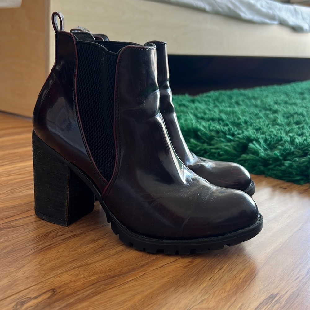 Steven madden burgundy ankle boot